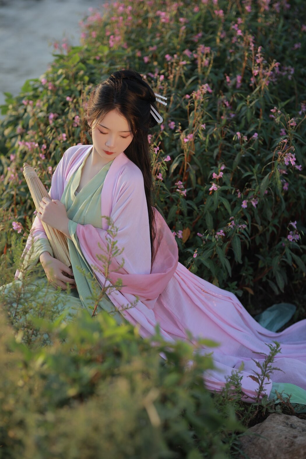 YiTuYu艺图语 Vol.2365 Luo Hua Ren Du Li