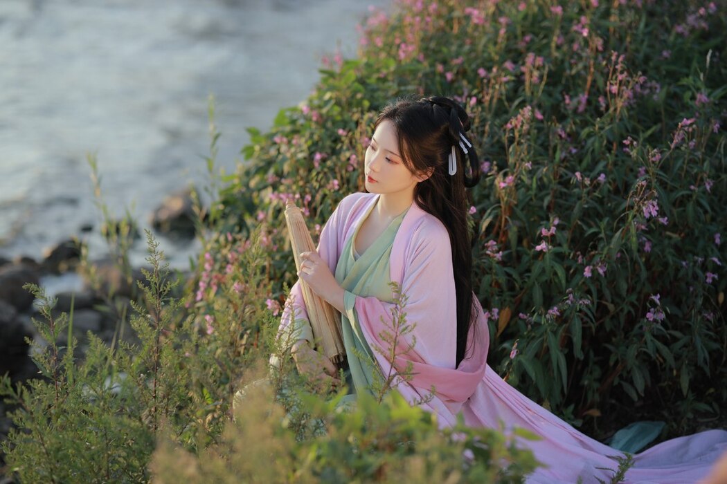 YiTuYu艺图语 Vol.2365 Luo Hua Ren Du Li