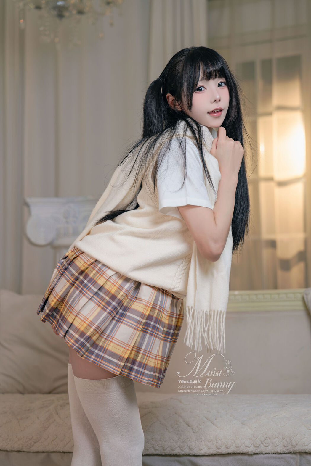 Coser@黏黏团子兔 – 冬の邂逅 小舞蹈