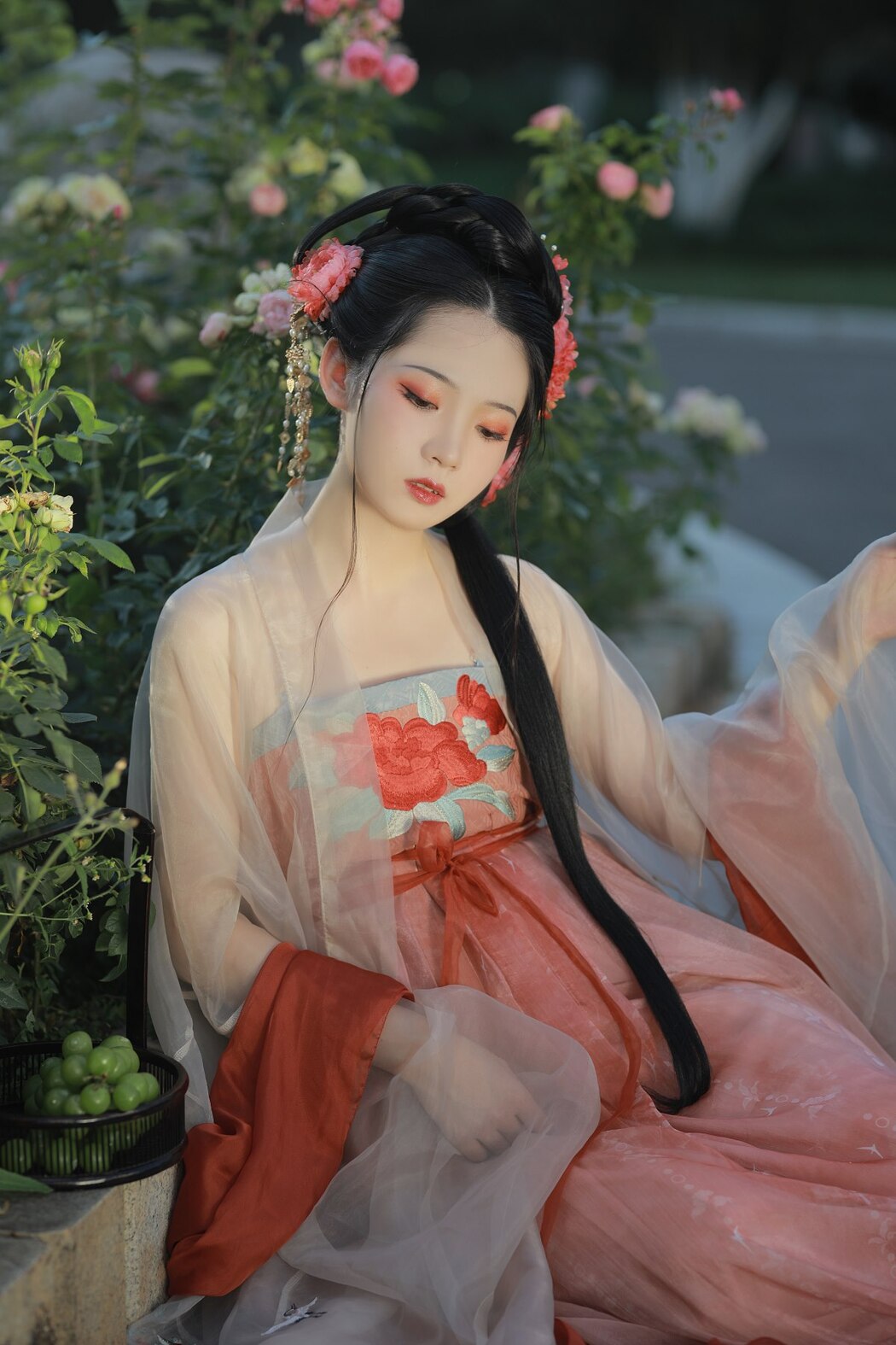 YiTuYu艺图语 Vol.2417 Luo Hua Ren Du Li