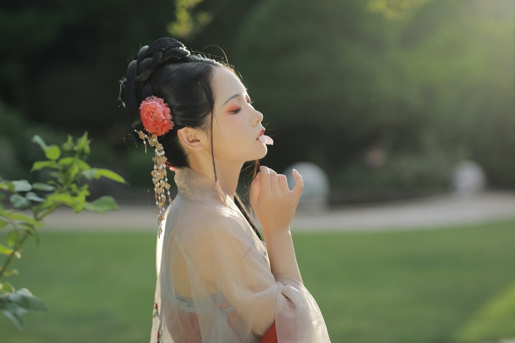 YiTuYu艺图语 Vol.2417 Luo Hua Ren Du Li