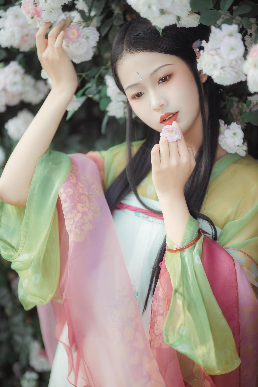 YiTuYu艺图语 Vol.2486 Ruo Yun