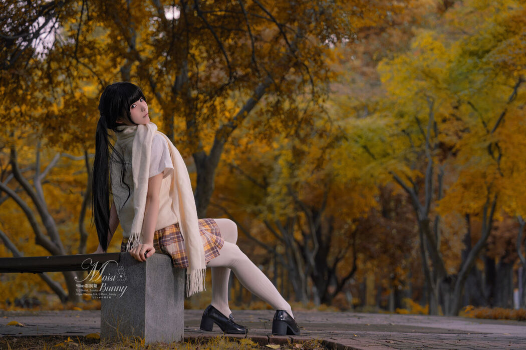 Coser@黏黏团子兔 – 冬の邂逅 小舞蹈