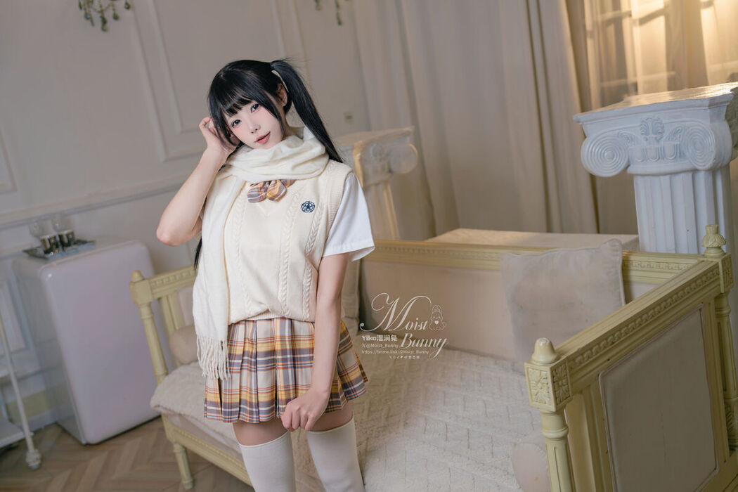 Coser@黏黏团子兔 – 冬の邂逅 小舞蹈