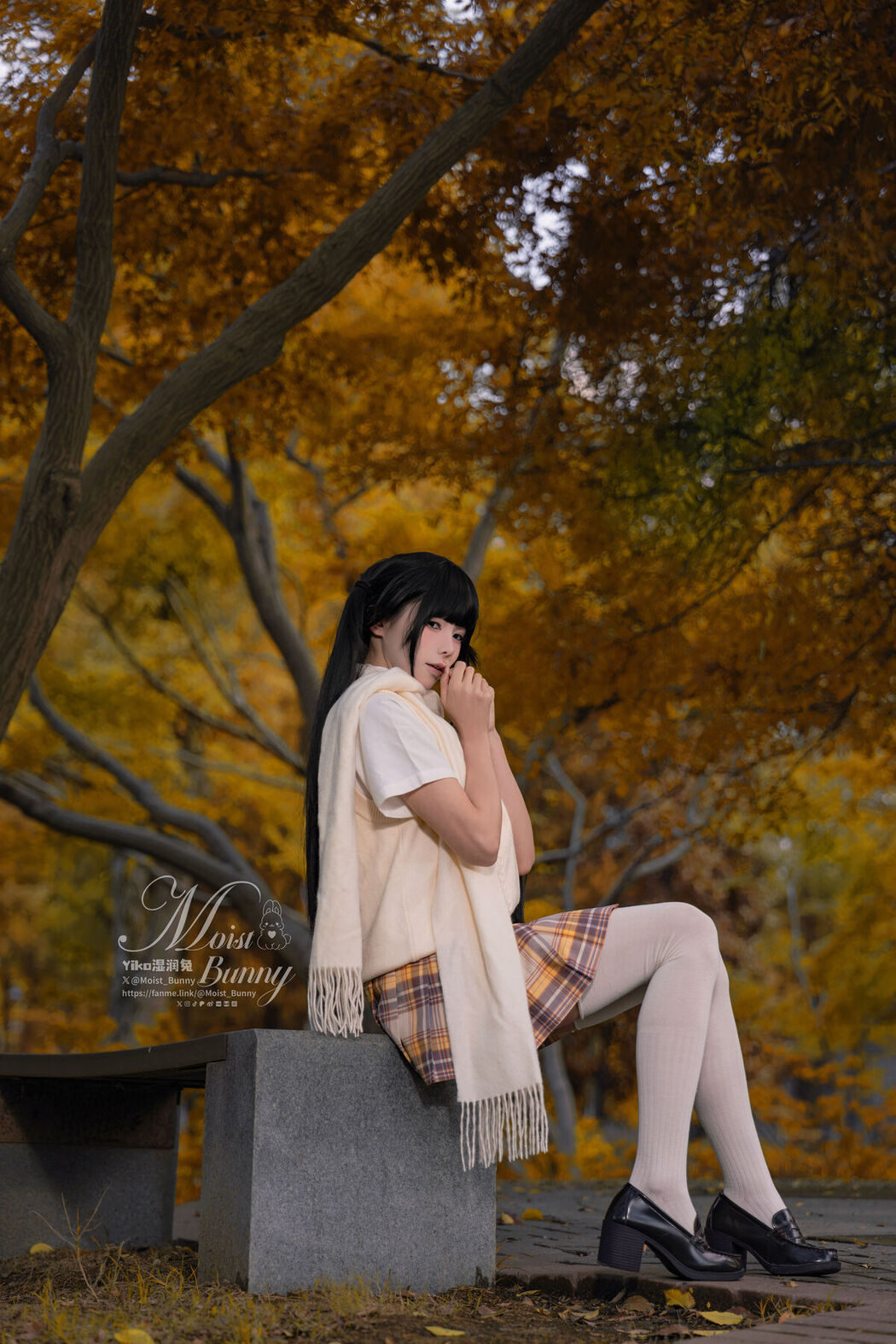 Coser@黏黏团子兔 – 冬の邂逅 小舞蹈