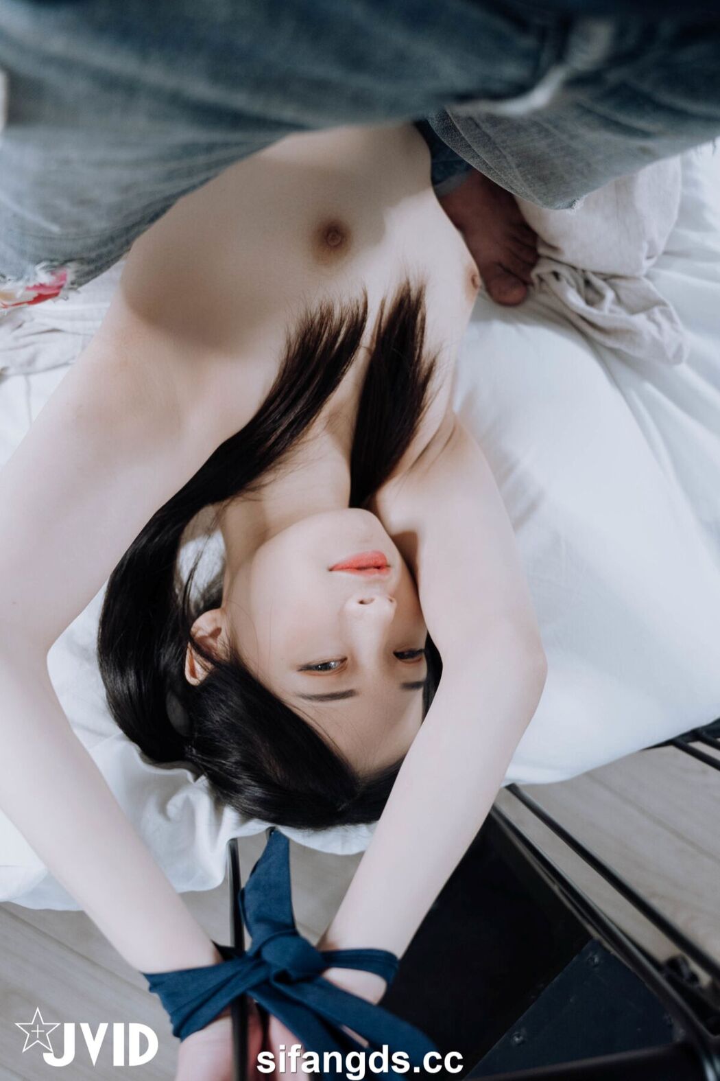JVID Jie Mi 婕咪 Juice – 雙馬尾女孩婕咪想在學長的胯下依偎 全裸無遮四點全開 Part1