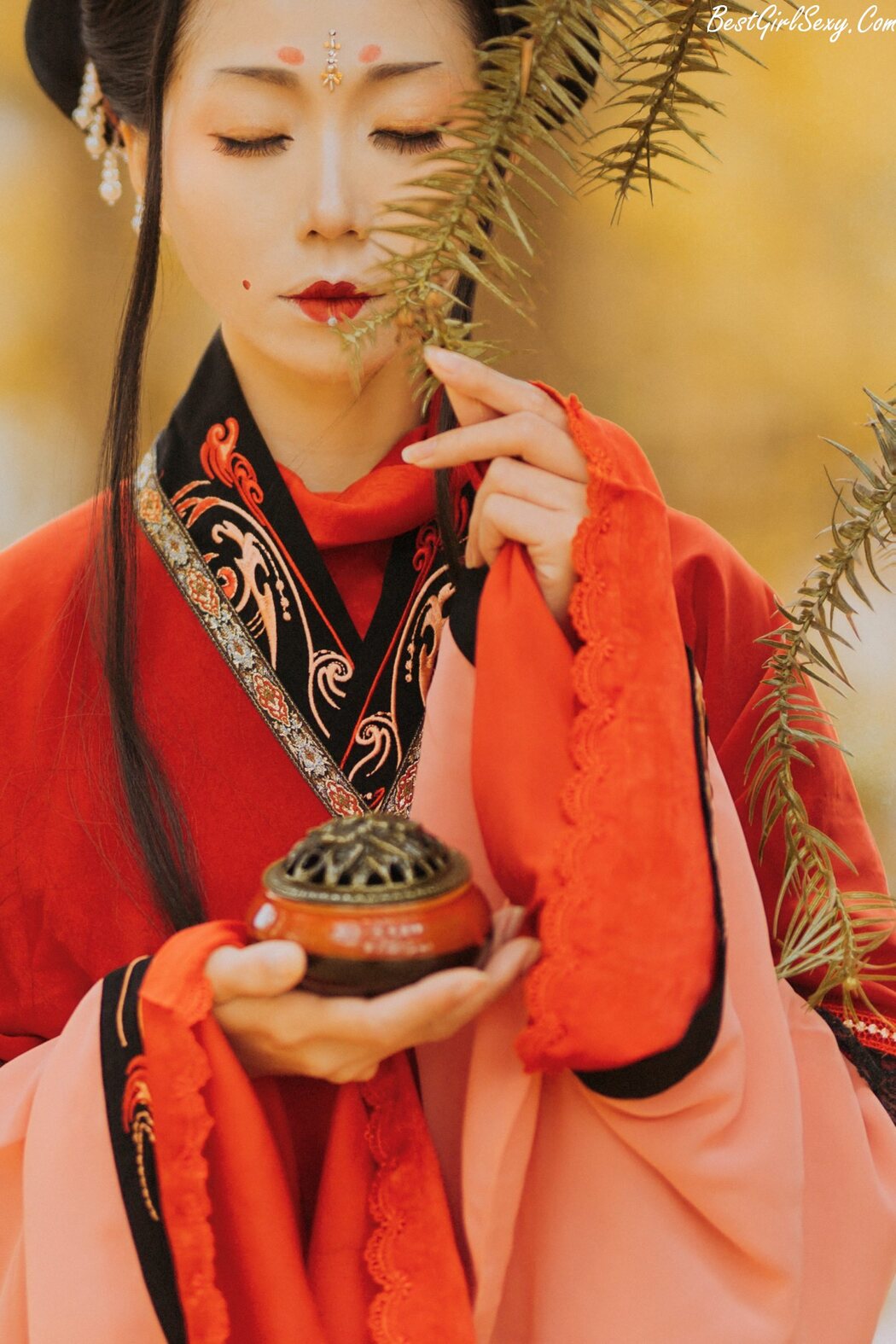 YiTuYu艺图语 Vol.248 Tan Zi