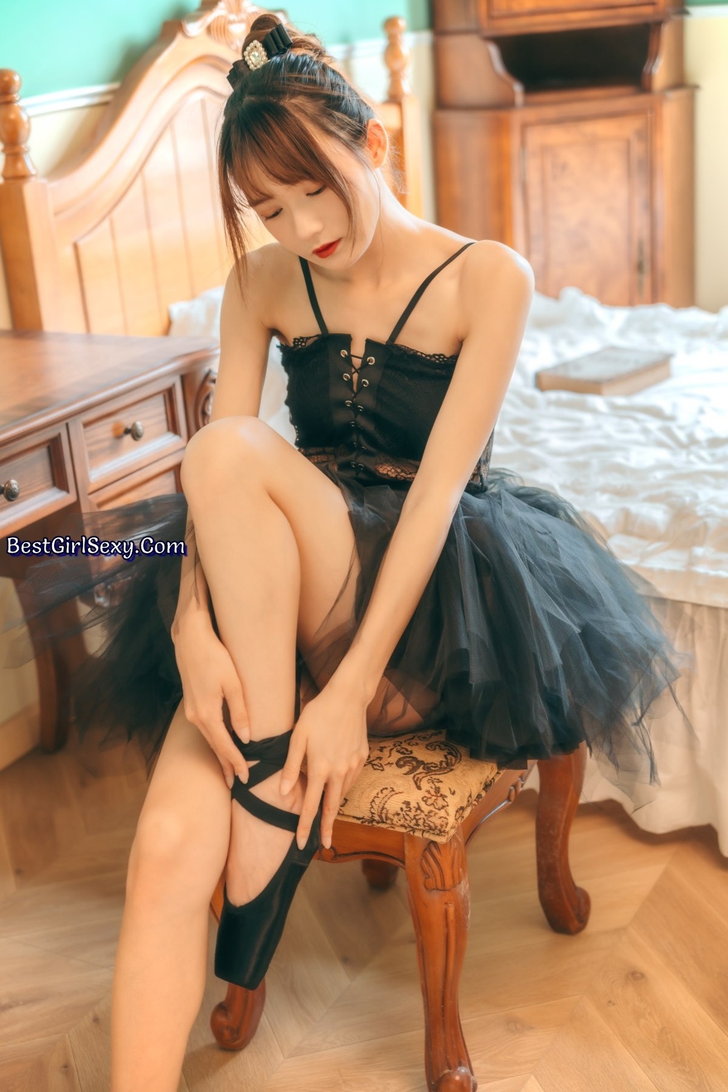 YiTuYu艺图语 Vol.2431 Tu Zi Zzz Bu Chi Hu Luo Bo