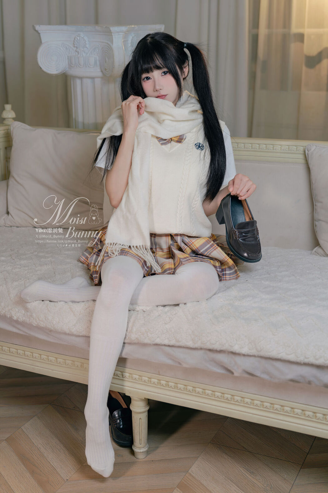 Coser@黏黏团子兔 – 冬の邂逅 小舞蹈