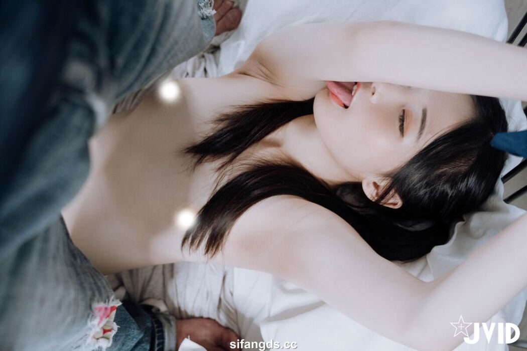 JVID Jie Mi 婕咪 Juice – 雙馬尾女孩婕咪想在學長的胯下依偎 全裸無遮四點全開 Part2