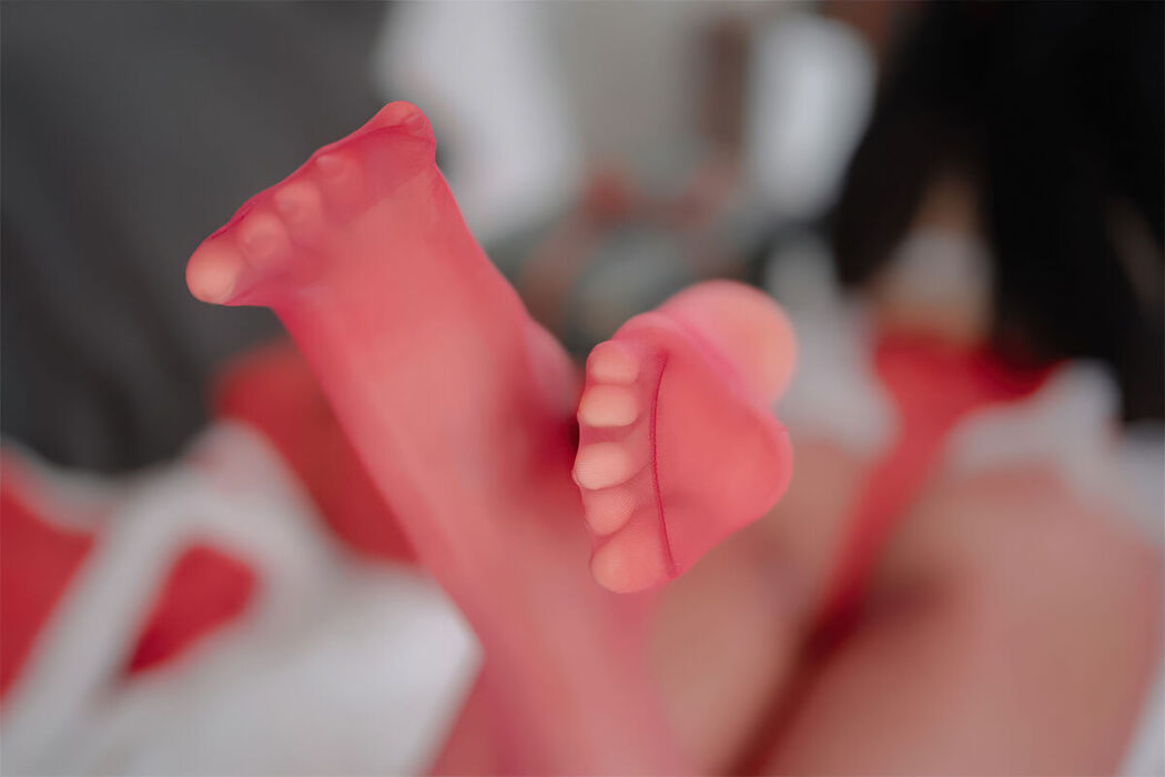 Coser@轩萧学姐 – 圣诞红丝兔女郎