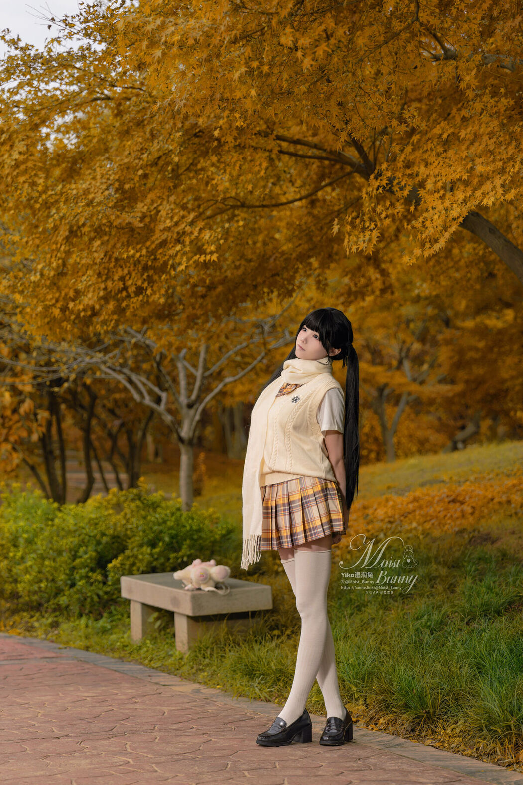 Coser@黏黏团子兔 – 冬の邂逅 小舞蹈