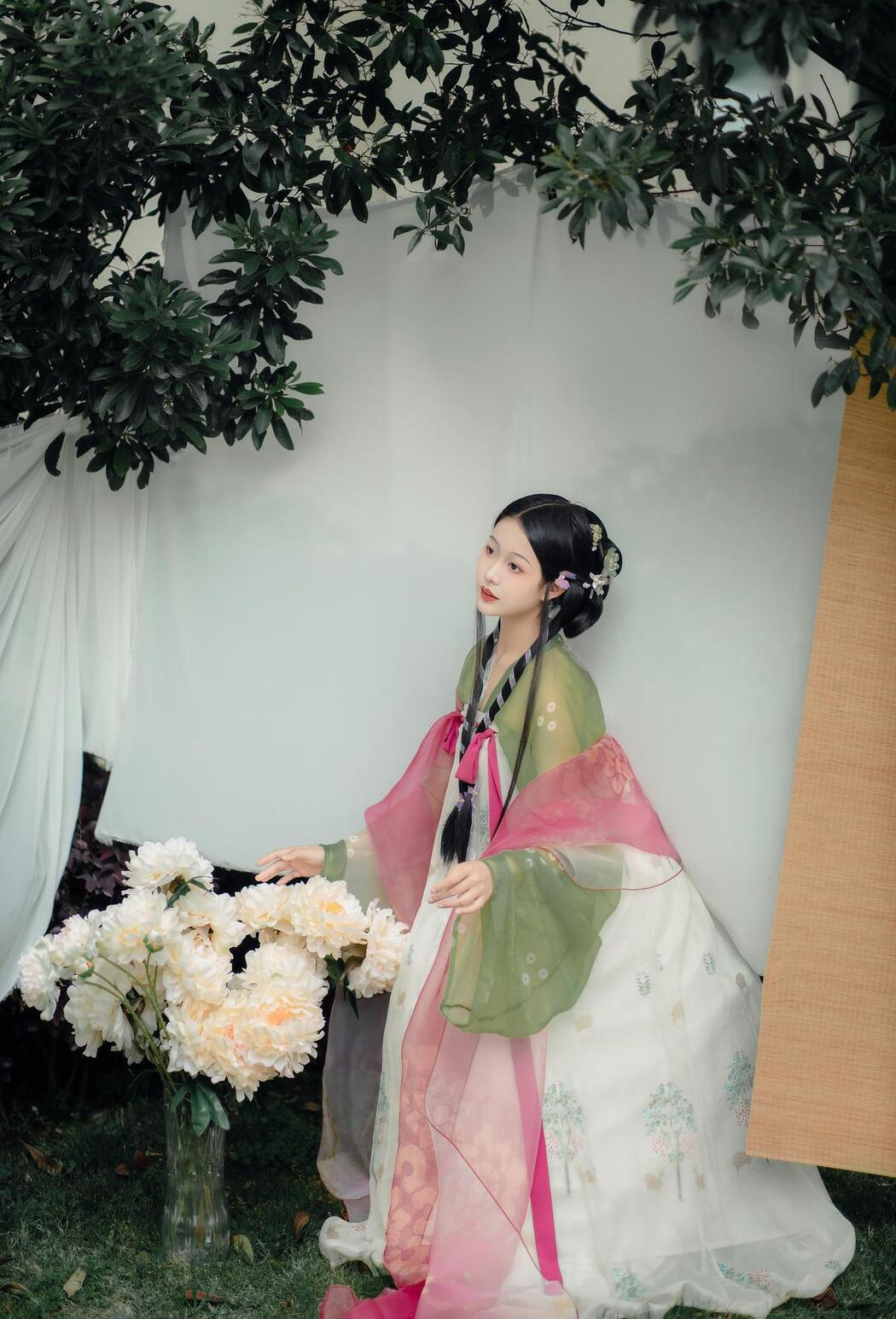 YiTuYu艺图语 Vol.2486 Ruo Yun