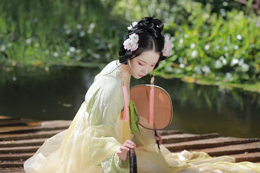 YiTuYu艺图语 Vol.2439 Luo Hua Ren Du Li