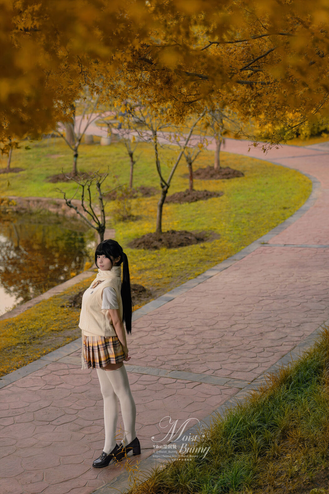 Coser@黏黏团子兔 – 冬の邂逅 小舞蹈