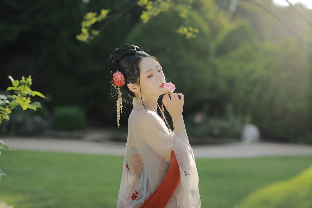 YiTuYu艺图语 Vol.2417 Luo Hua Ren Du Li
