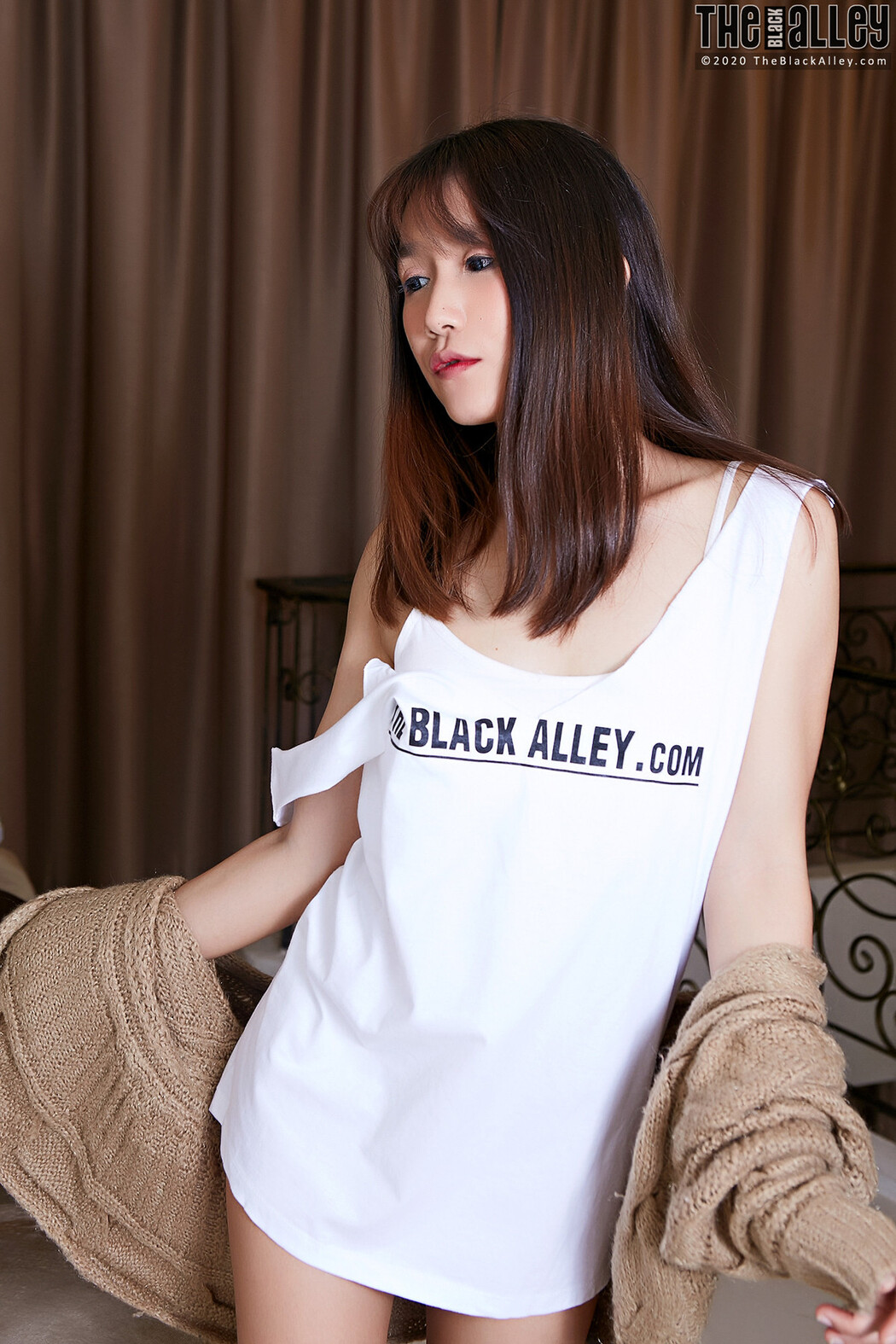 Chia Ling The Black Alley Photobook Set.33