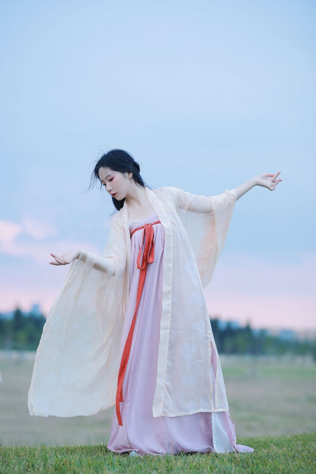 YiTuYu艺图语 Vol.2579 Luo Hua Ren Du Li