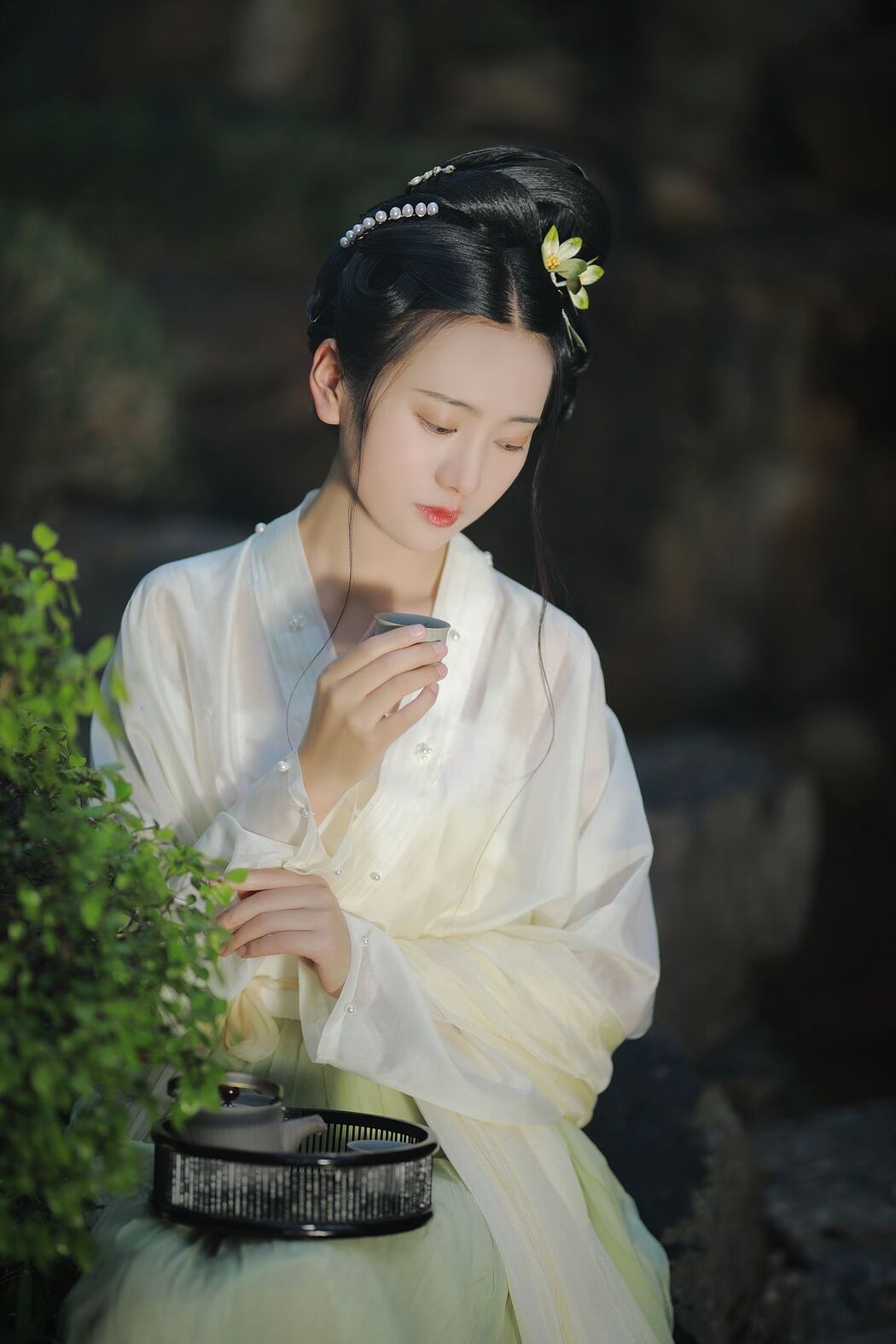 YiTuYu艺图语 Vol.2572 Yu Jin