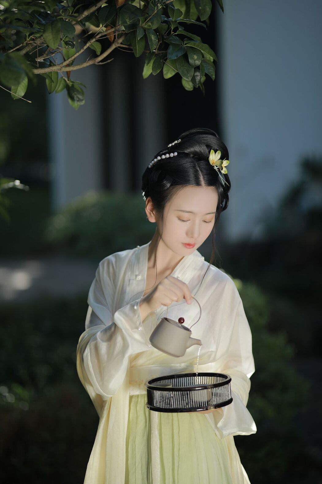 YiTuYu艺图语 Vol.2572 Yu Jin