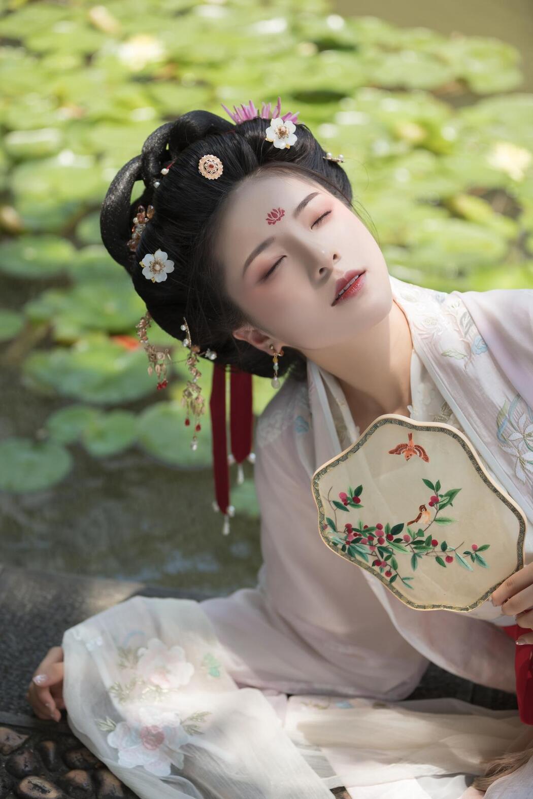 YiTuYu艺图语 Vol.2504 Yi Bei Mei Shi