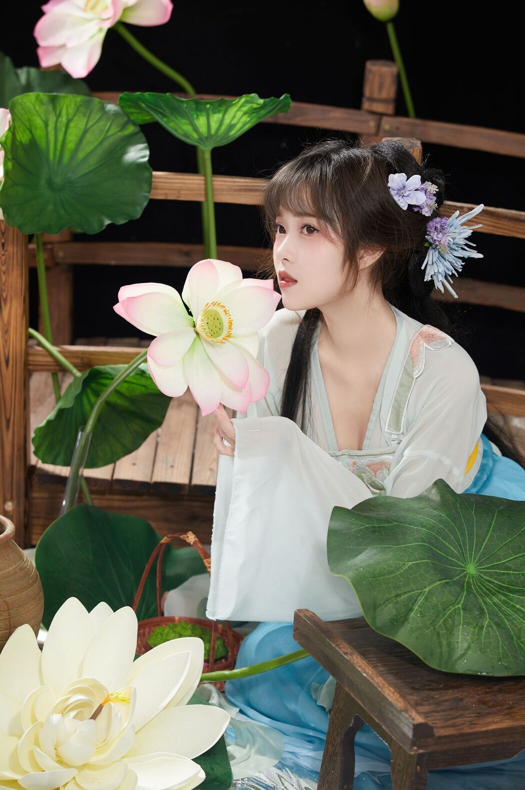 YiTuYu艺图语 Vol.2556 Xiao Wei Ren Er