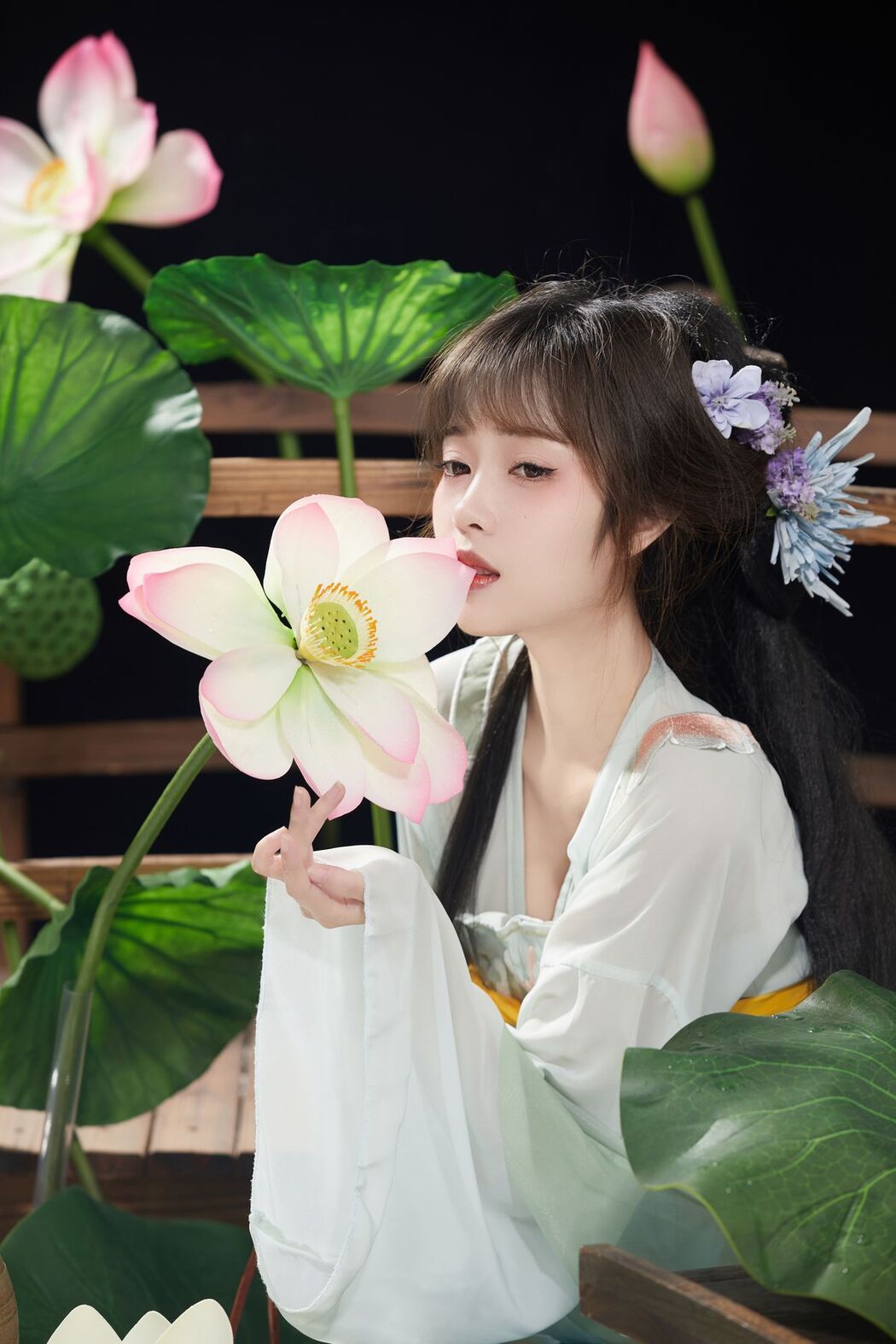 YiTuYu艺图语 Vol.2556 Xiao Wei Ren Er