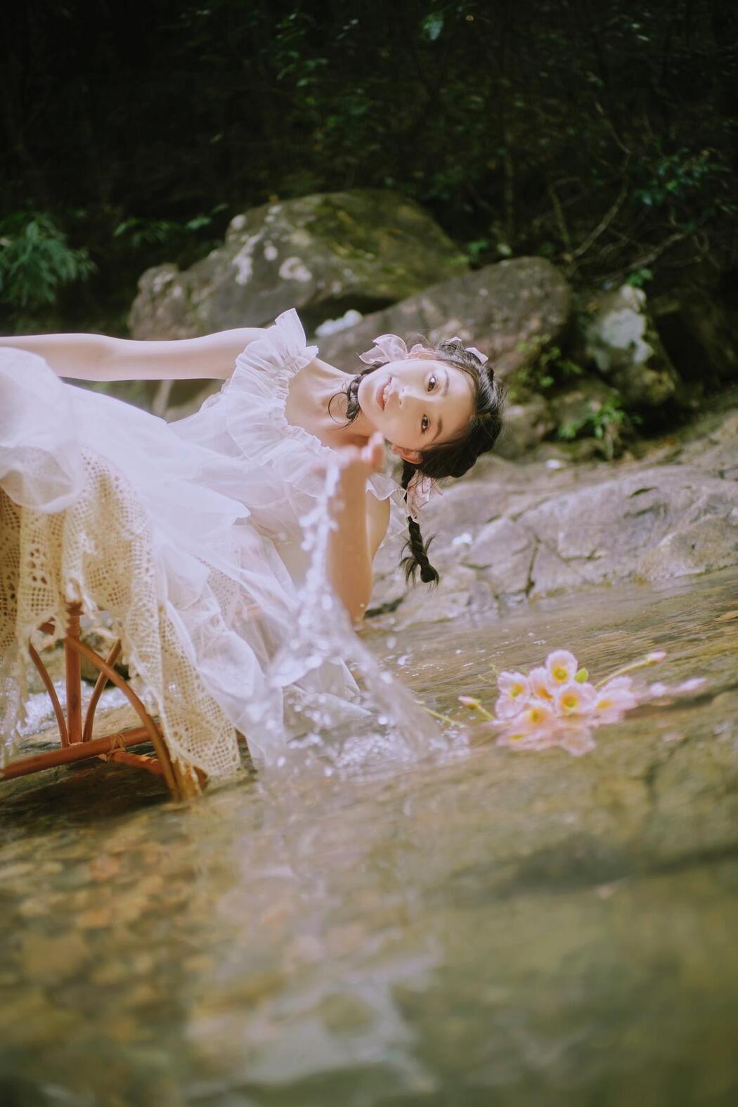 YiTuYu艺图语 Vol.2495 Xiao Yi