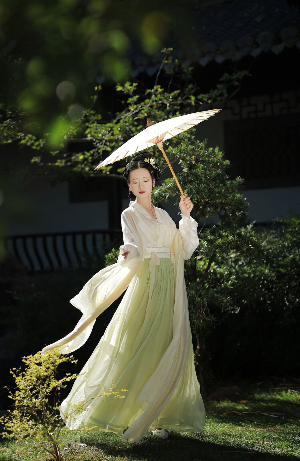 YiTuYu艺图语 Vol.2572 Yu Jin