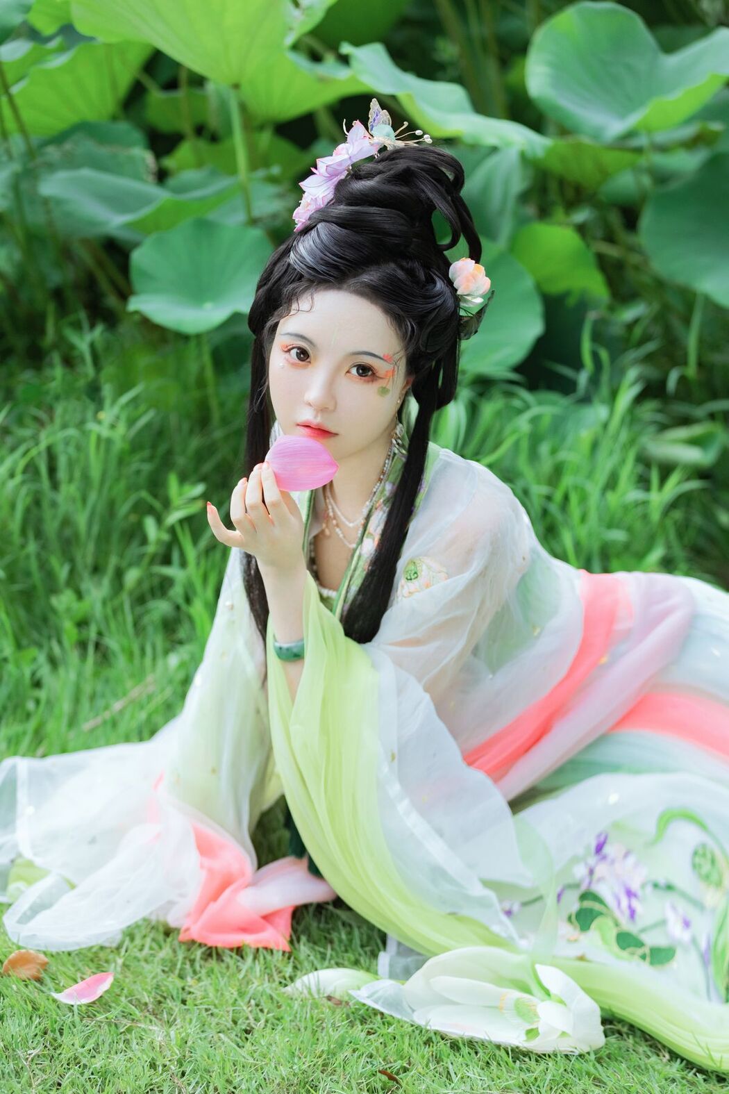 YiTuYu艺图语 Vol.2545 Lu Lu Haley