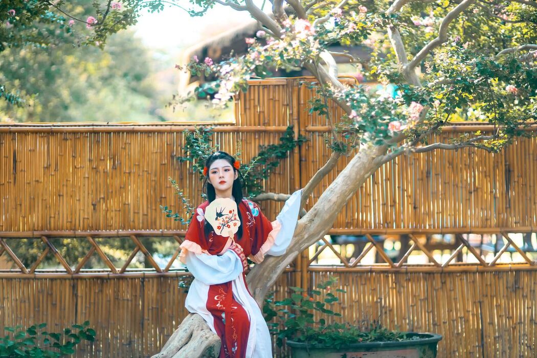 YiTuYu艺图语 Vol.2544 Qin Ko
