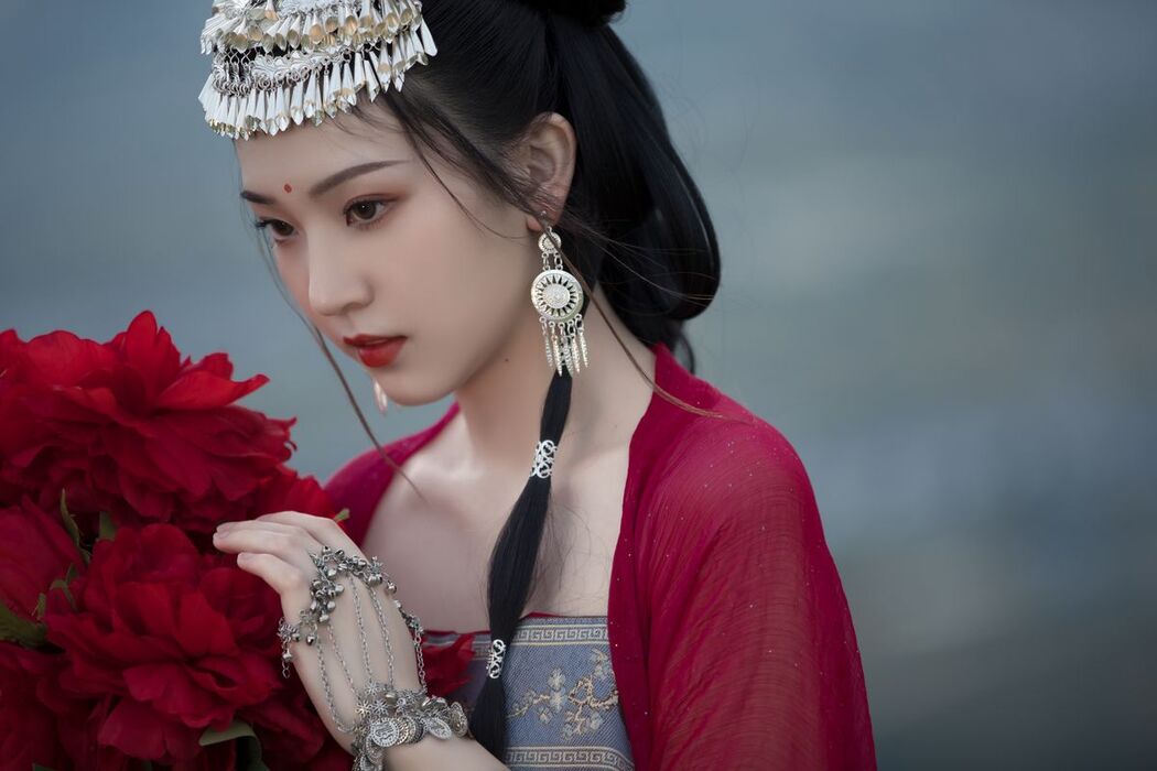 YiTuYu艺图语 Vol.2574 Zhi Zhi Qi
