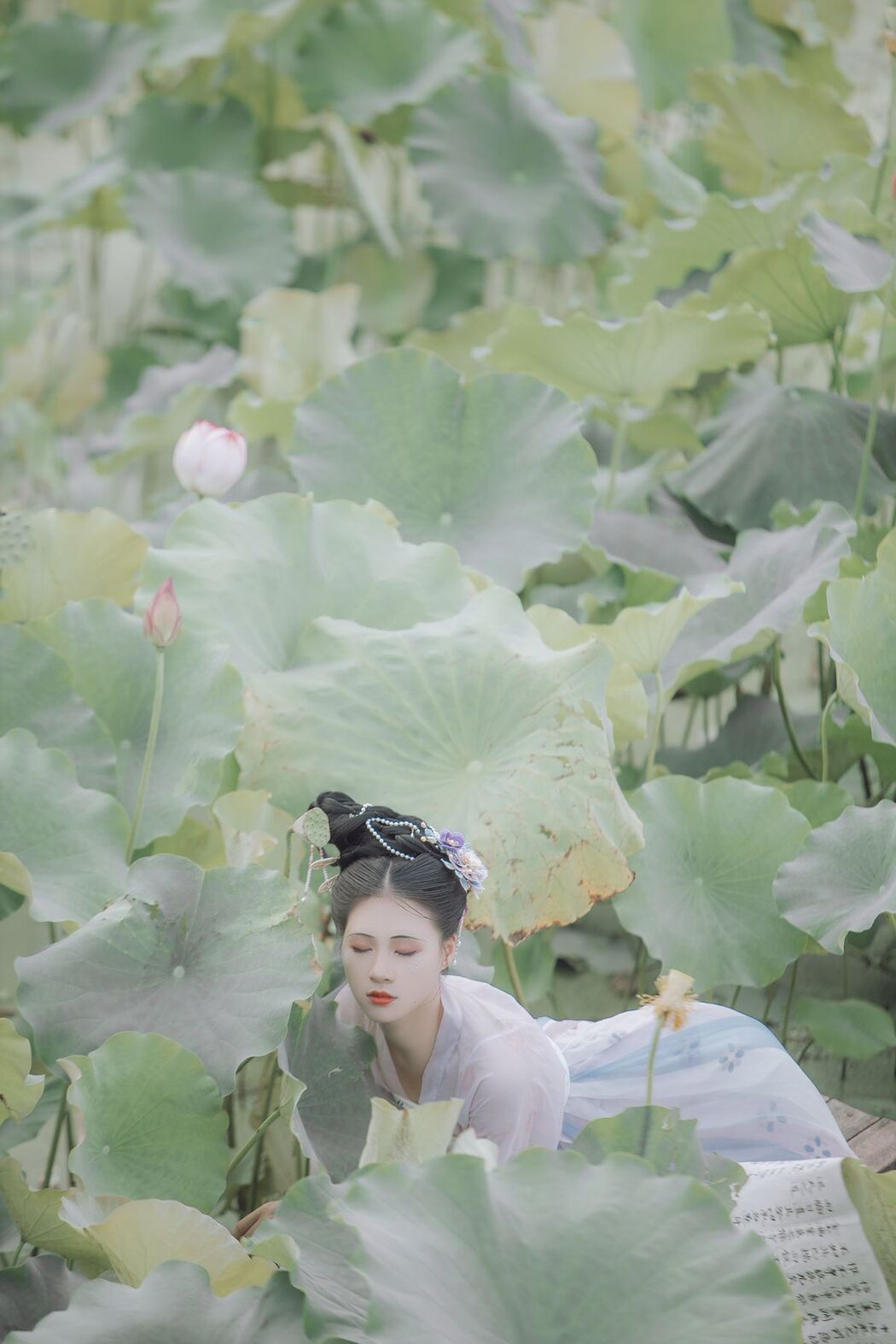 YiTuYu艺图语 Vol.2573 Nu Li Ban Zhuan De Shuang He