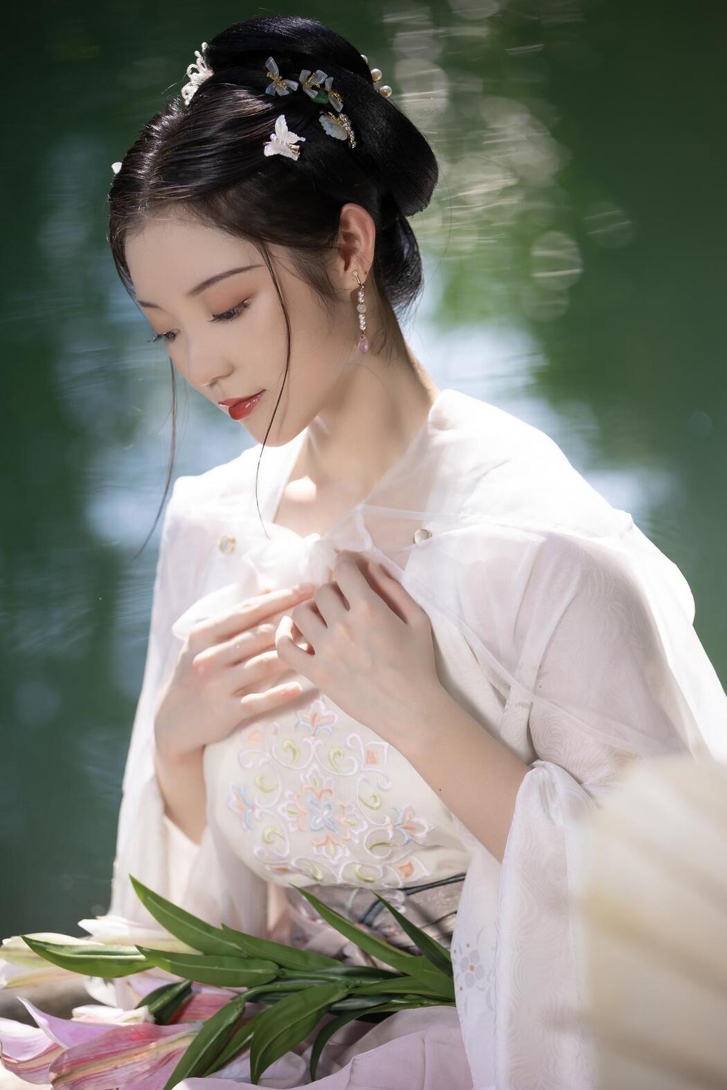 YiTuYu艺图语 Vol.2510 Qi Ni Si Mao