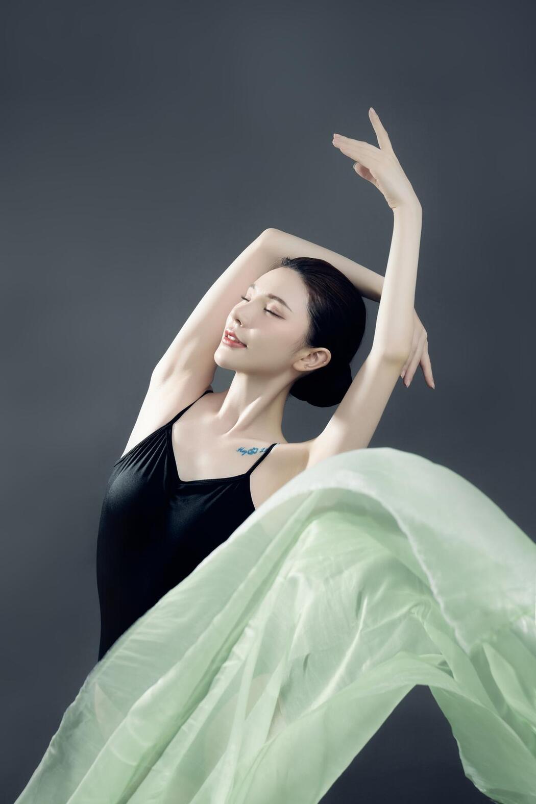 YiTuYu艺图语 Vol.2511 Ao Jiao Jun