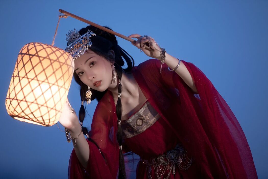 YiTuYu艺图语 Vol.2574 Zhi Zhi Qi
