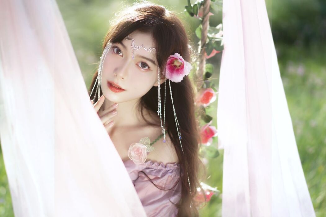 YiTuYu艺图语 Vol.2591 Bai Bian Xiao Ying