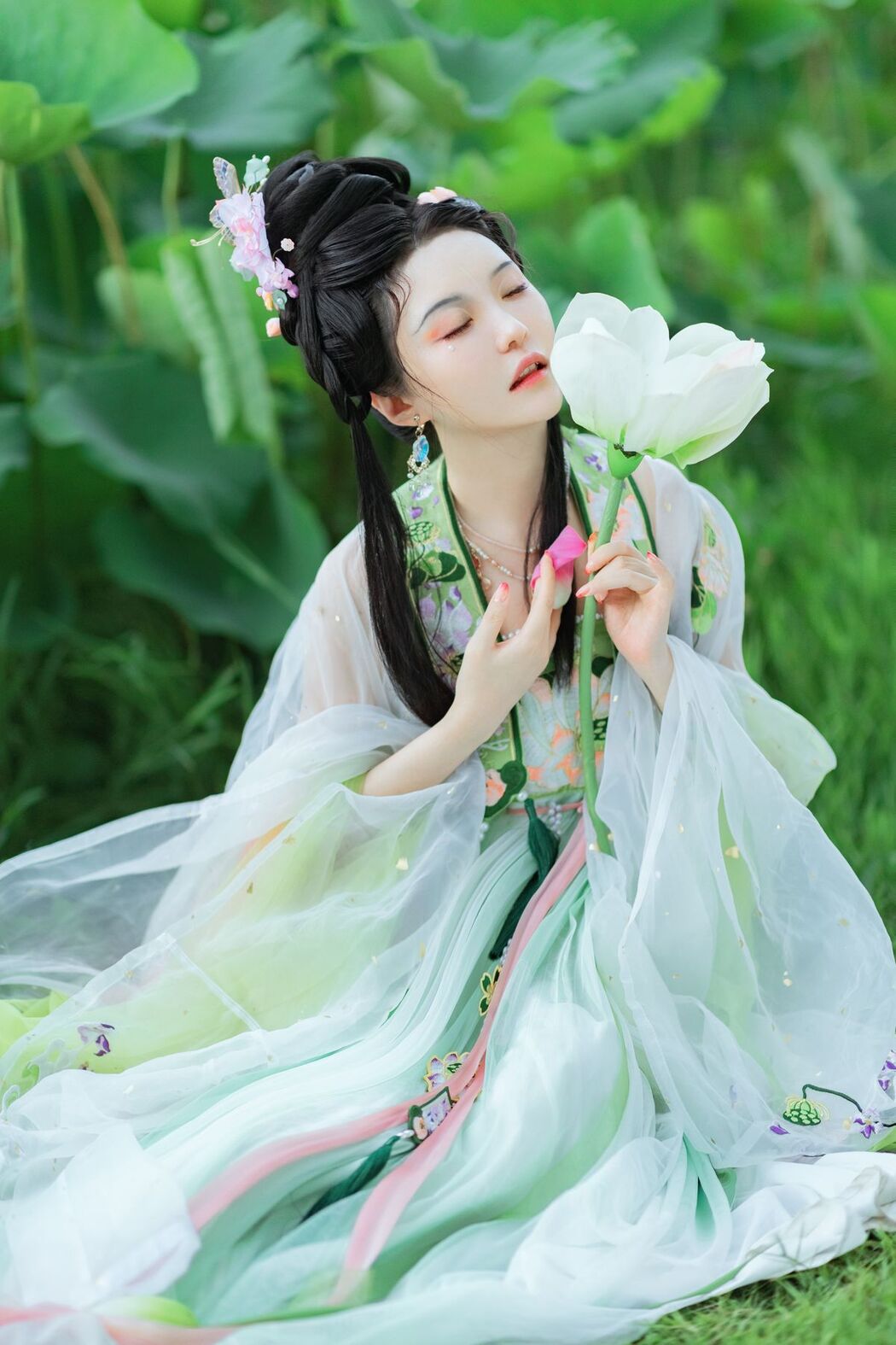 YiTuYu艺图语 Vol.2545 Lu Lu Haley