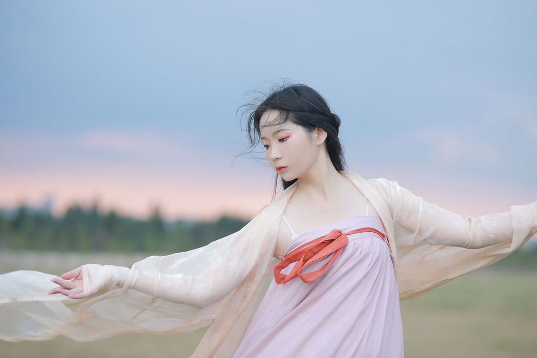 YiTuYu艺图语 Vol.2579 Luo Hua Ren Du Li