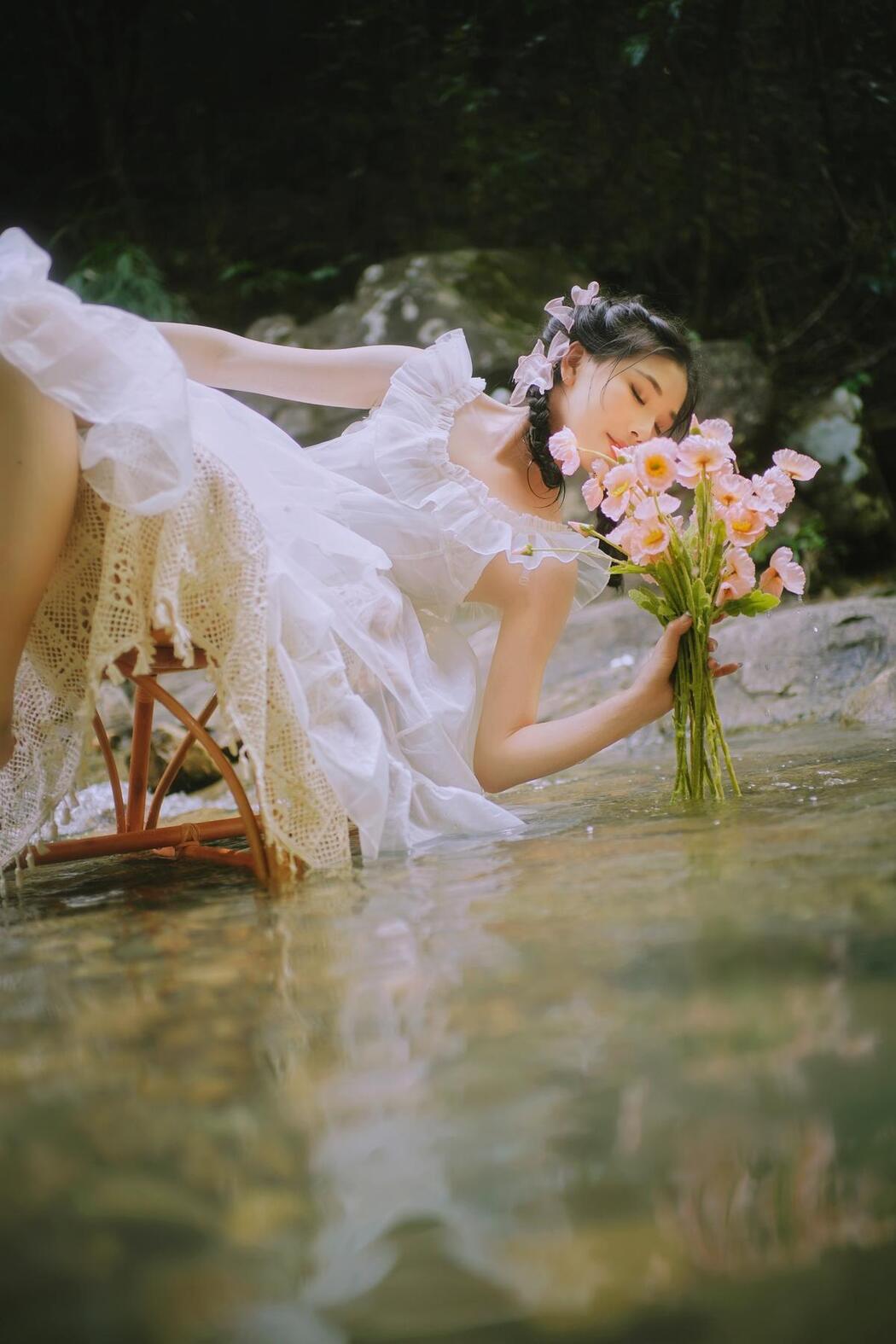YiTuYu艺图语 Vol.2495 Xiao Yi