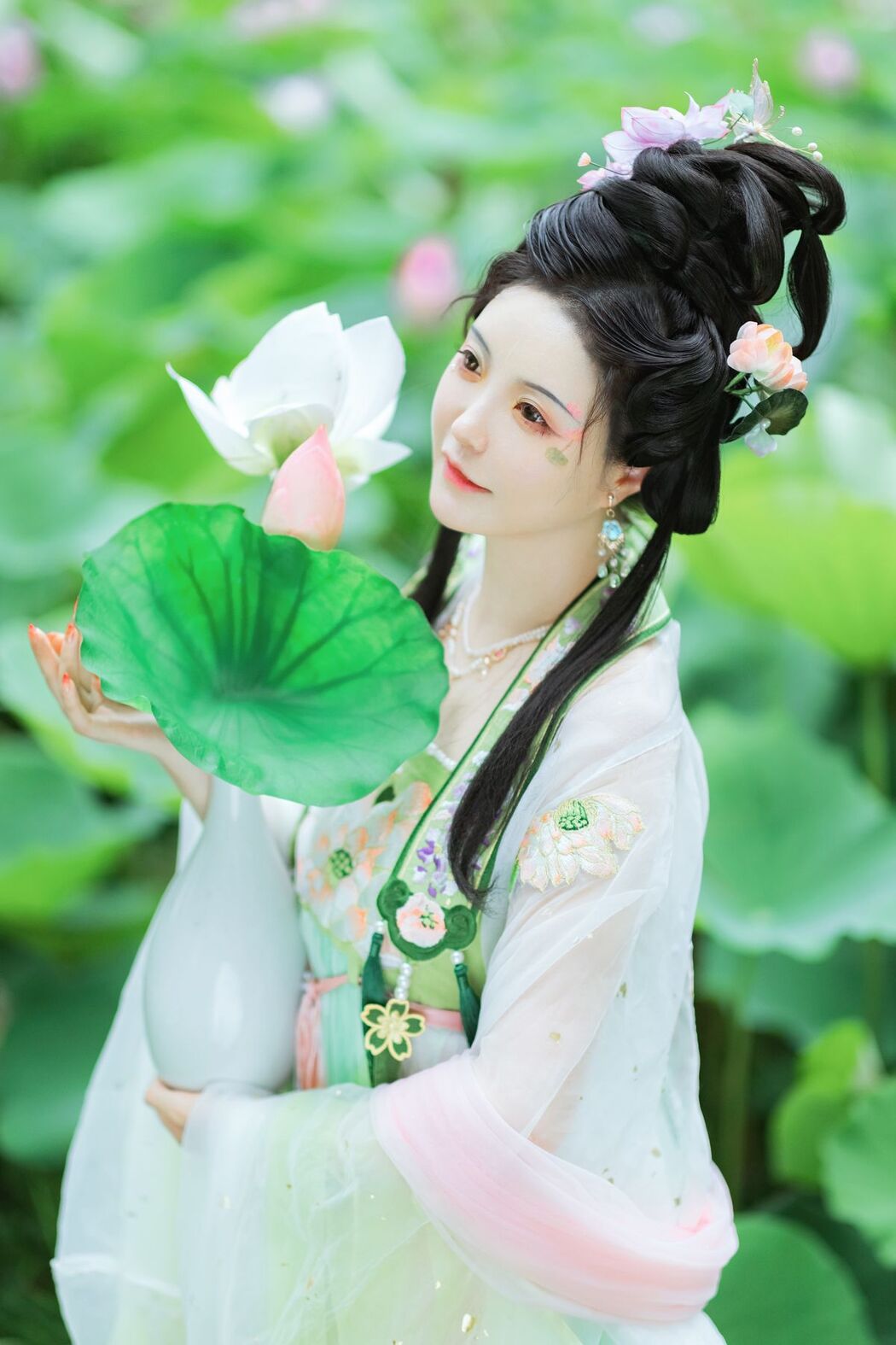 YiTuYu艺图语 Vol.2545 Lu Lu Haley