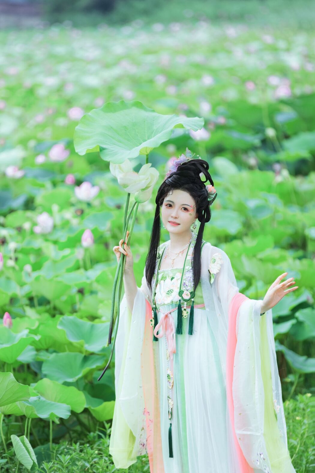 YiTuYu艺图语 Vol.2545 Lu Lu Haley