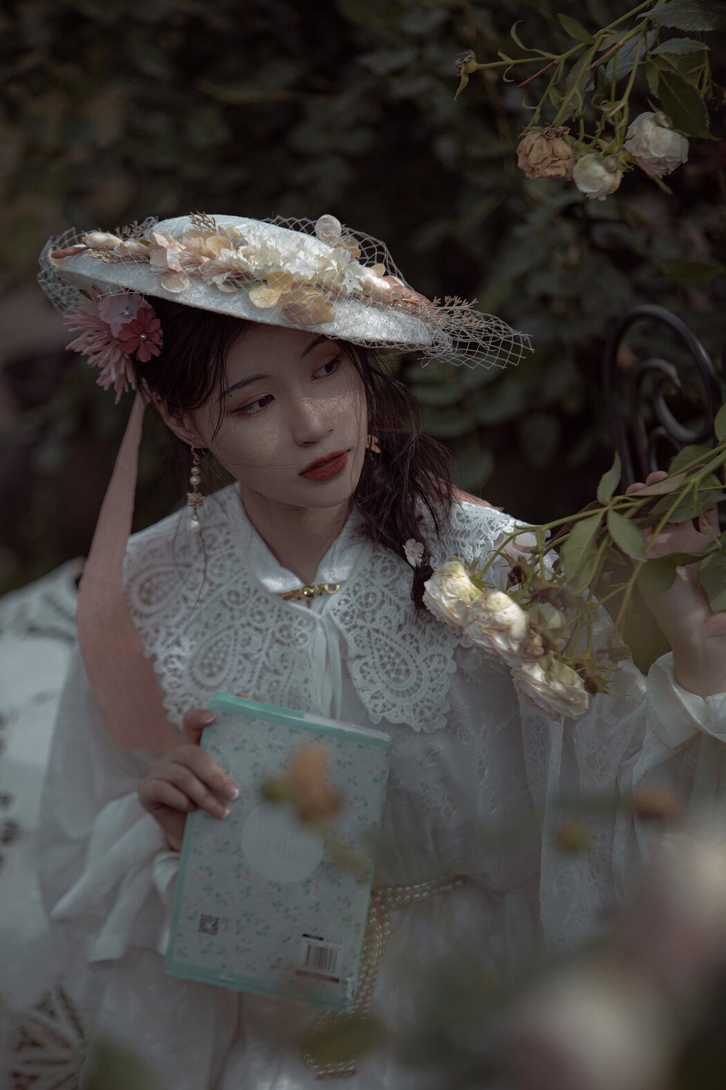 YiTuYu艺图语 Vol.2606 Nu Li Ban Zhuan De Shuang He