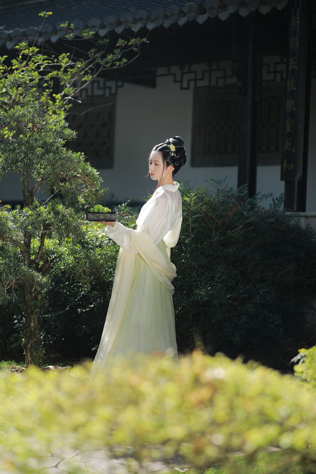 YiTuYu艺图语 Vol.2572 Yu Jin