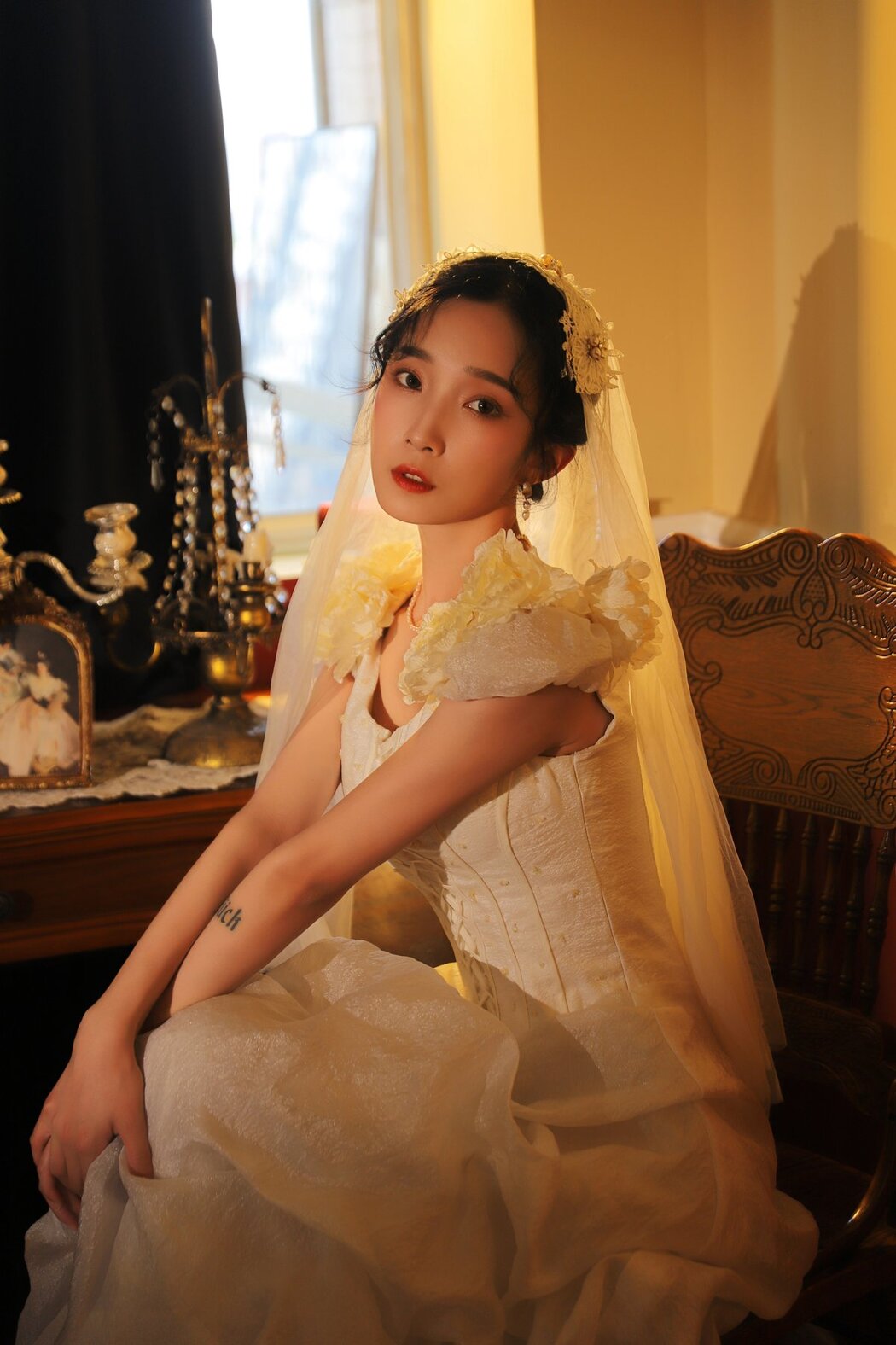 YiTuYu艺图语 Vol.2601 Lei Meng Ying