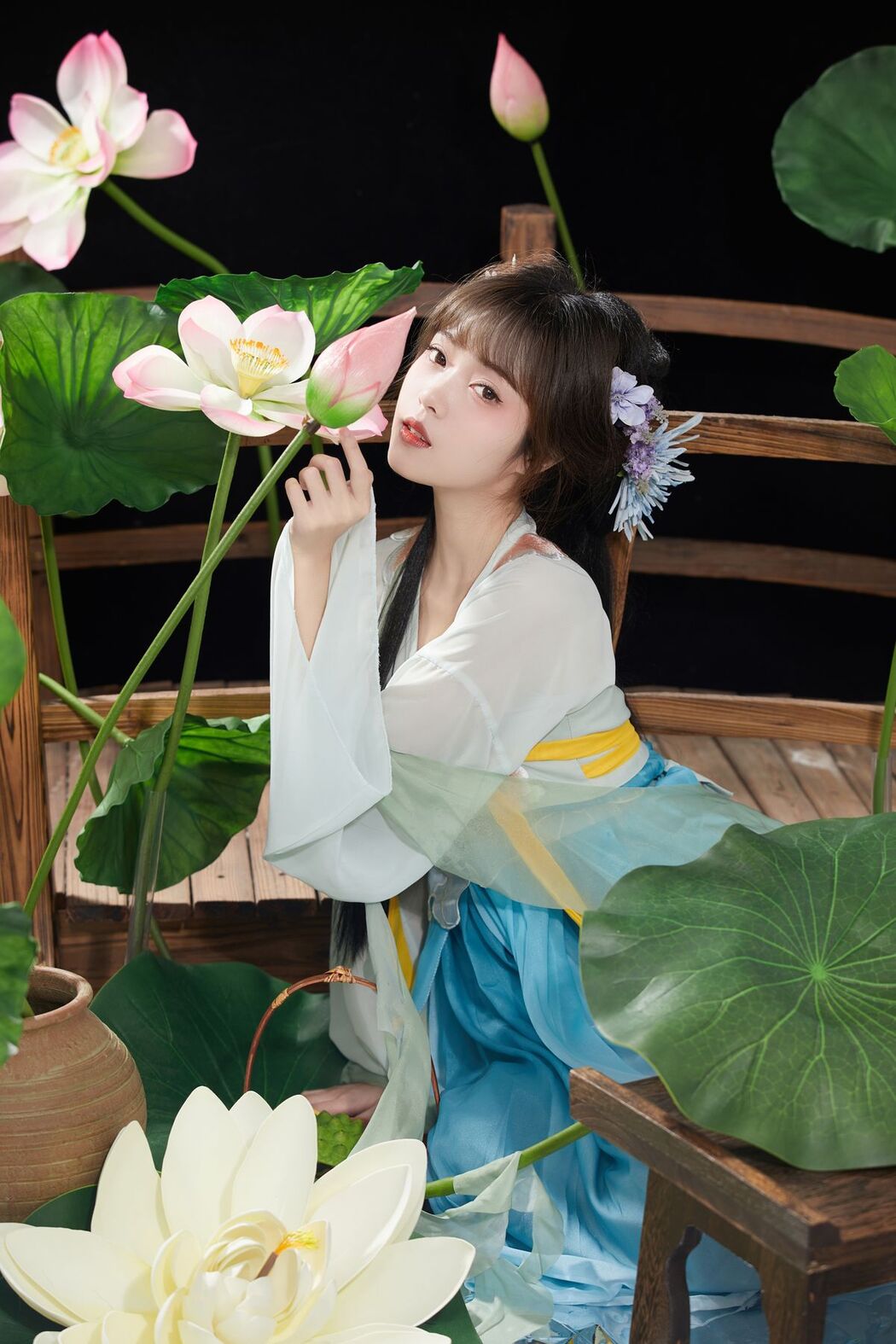 YiTuYu艺图语 Vol.2556 Xiao Wei Ren Er