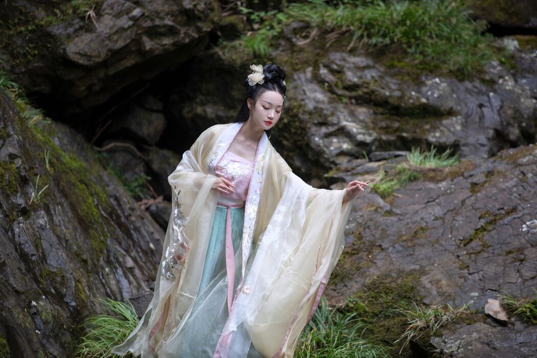 YiTuYu艺图语 Vol.2568 Ling Zi Xi