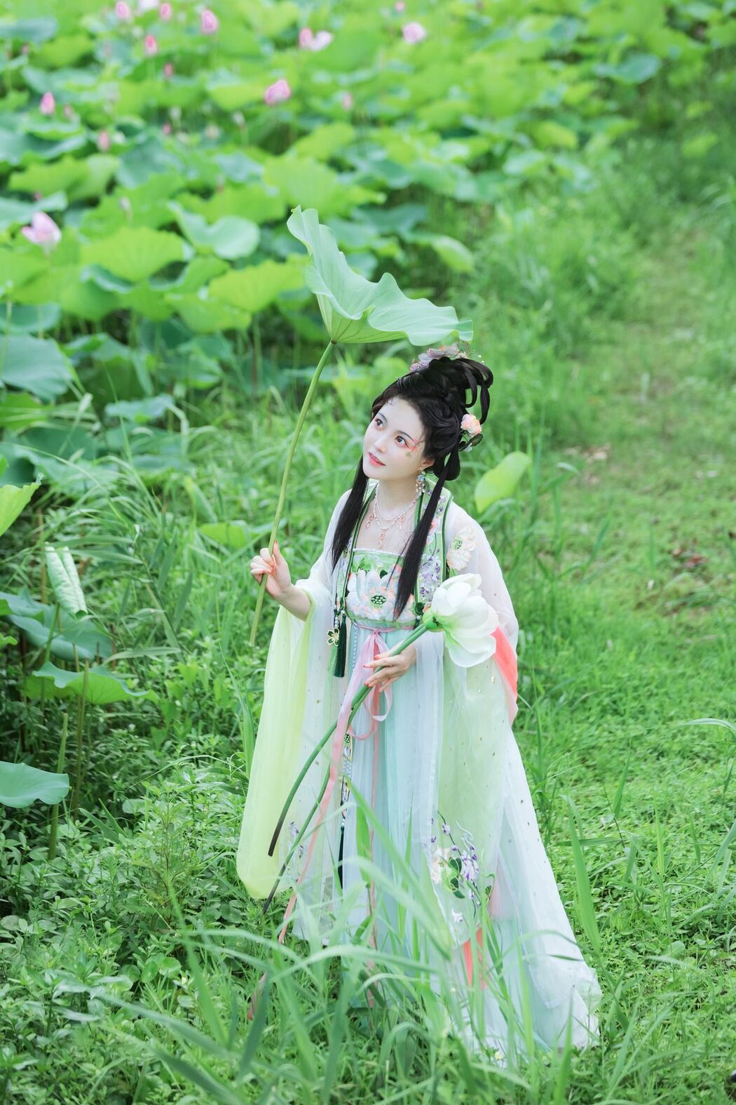 YiTuYu艺图语 Vol.2545 Lu Lu Haley