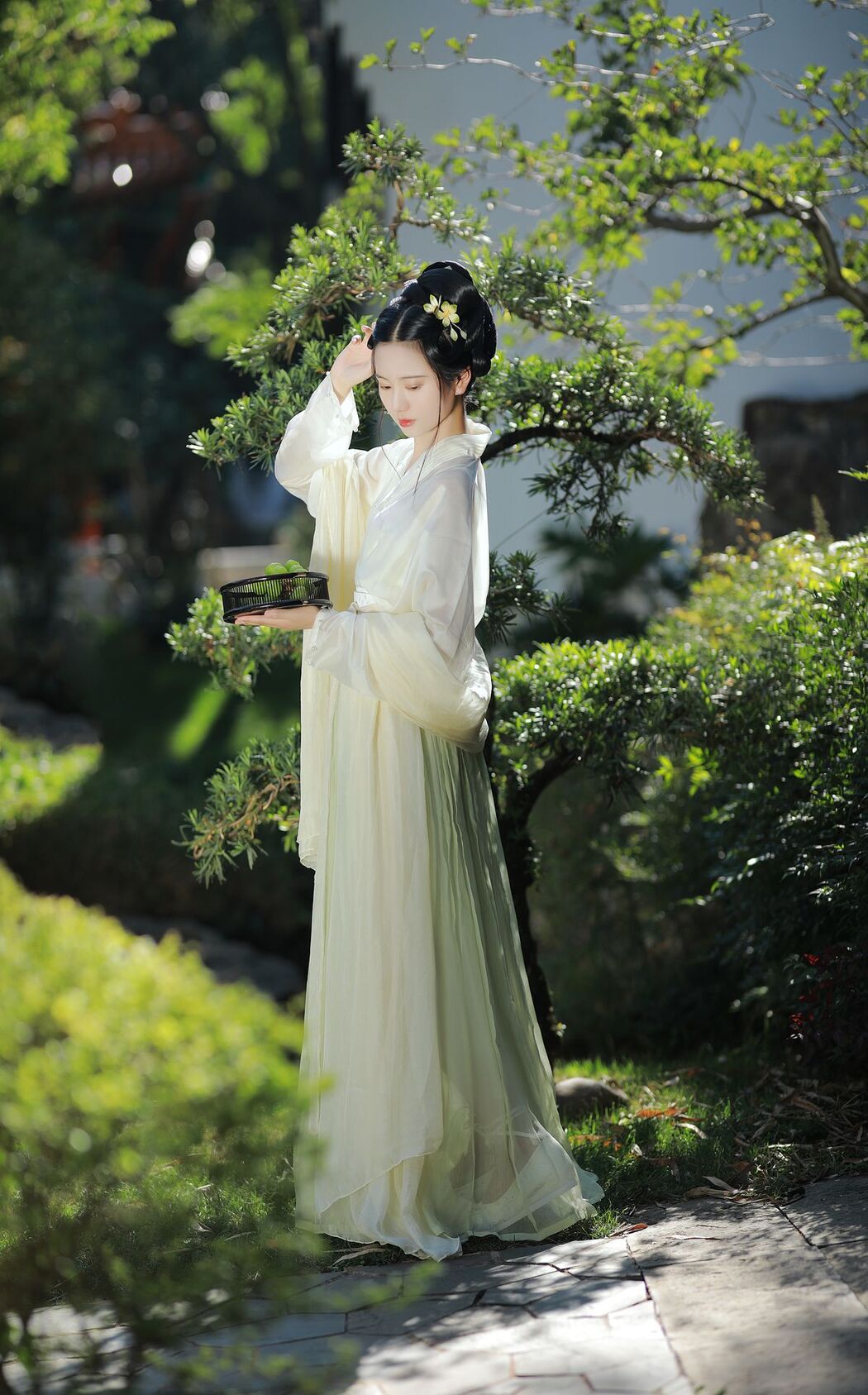 YiTuYu艺图语 Vol.2572 Yu Jin