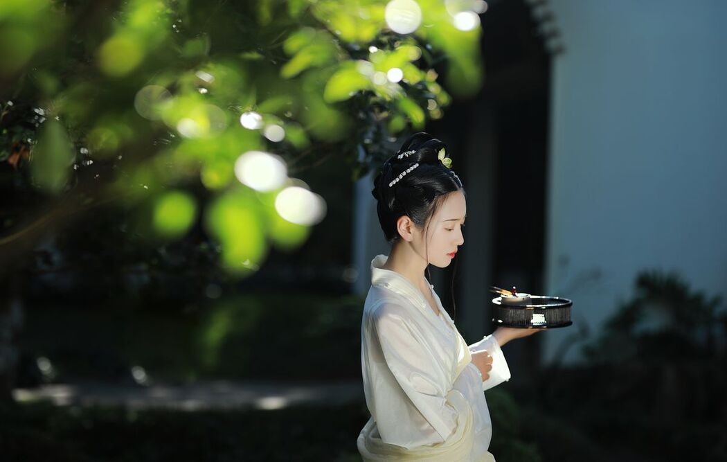 YiTuYu艺图语 Vol.2572 Yu Jin